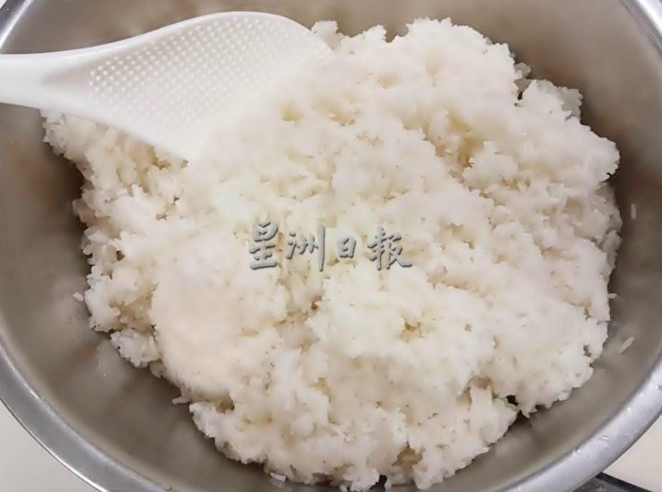 Traditional Sticky Rice 05